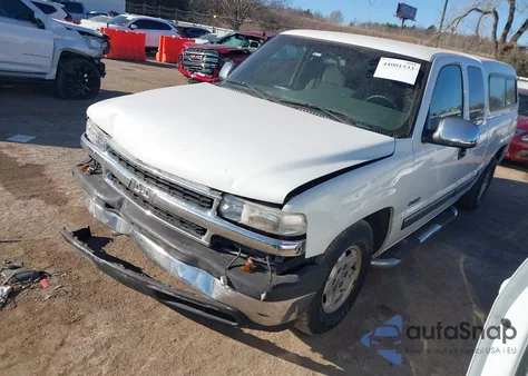 2002 Chevrolet Silverado 1500 Ls z USA, uszkodzony, nr VIN 2GCEC19T621196193